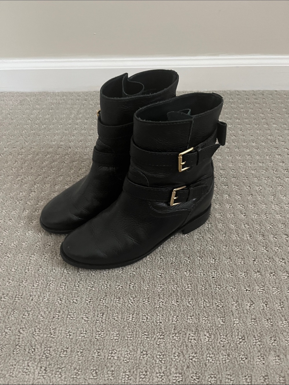 Kate Spade black ankle boots size 6 with back bow